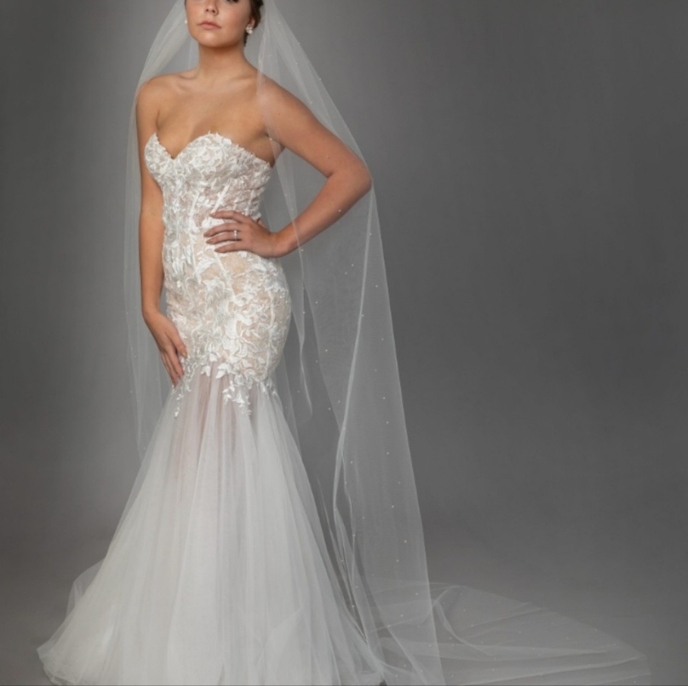 New, never worn 9 Foot Ivory Canadian Made Bridal Veil with pearl accents A00145 - Picture 12 of 12